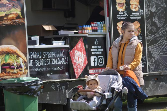 Restauracje na kółkach zaparkowały na bydgoskiej Wyspie Młyńskiej [ZDJĘCIA]