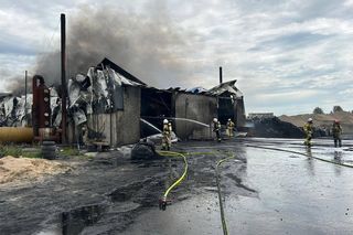Pożar przetwórni opon pod Lubartowem! Mieszkańcy proszeni o pozostanie w domach