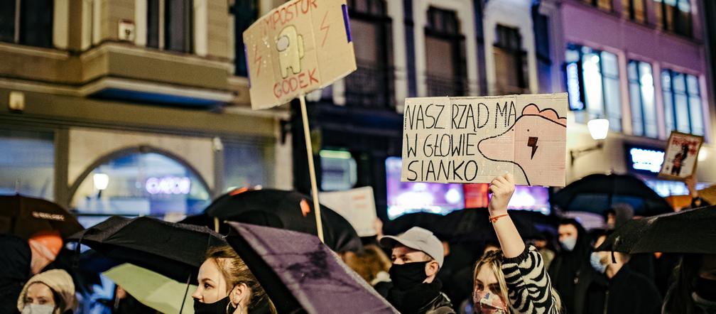 Strajk Kobiet w Toruniu 27.10.2020 - wtorkowy protest i blokada ulic