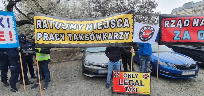 Protest taksówkarzy w Warszawie