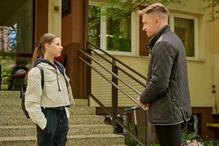 Na Wspólnej, odc. 3680: Igor (Jakub Wesołowski), Julka (Maja Oświecińska)