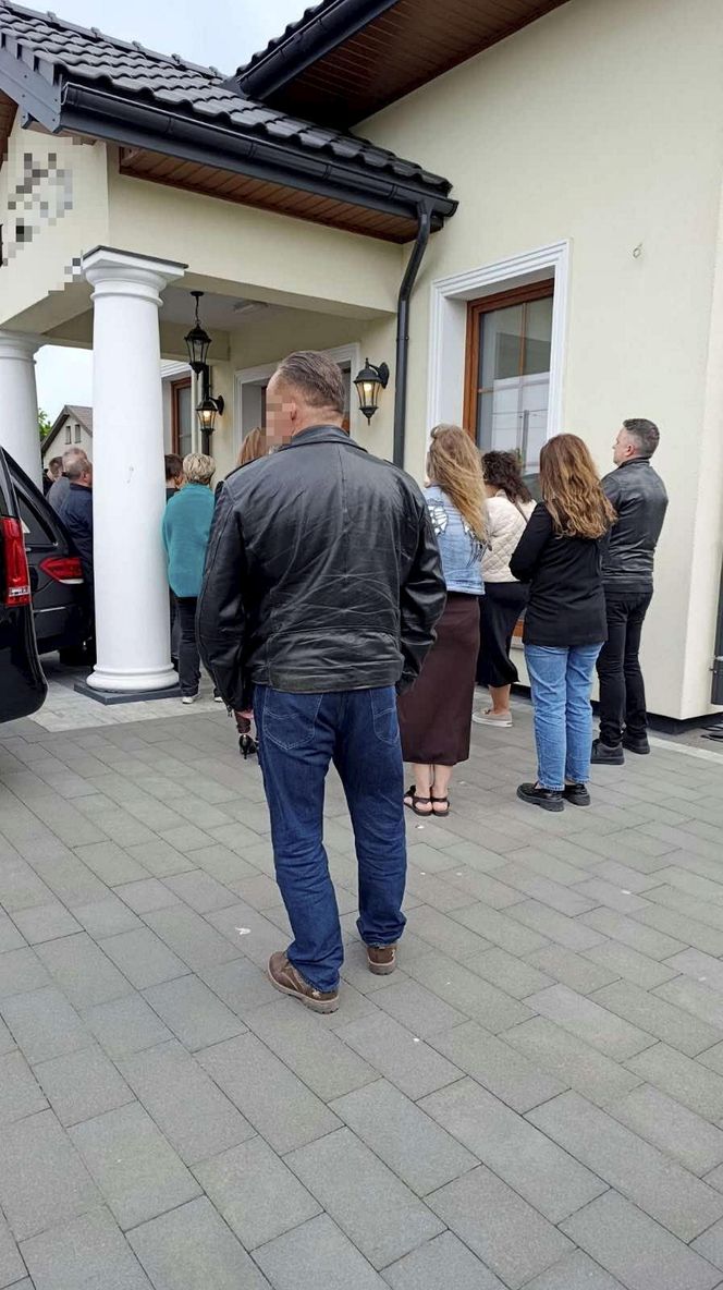 Pogrzeb pana Mikołaja z Siedlec. Do końca szukał rodziny dla 9-letniego syna. "Spełniłem swoje marzenie"