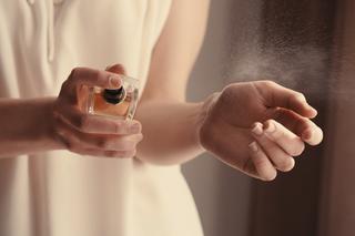 Frywolne perfumy za zimę za mniej niż 40 zł. Ten zapach wyzwoli w Tobie pewność siebie i otuli niczym zmysłowy kochanek. Waniliowy finisz dla zmysłów