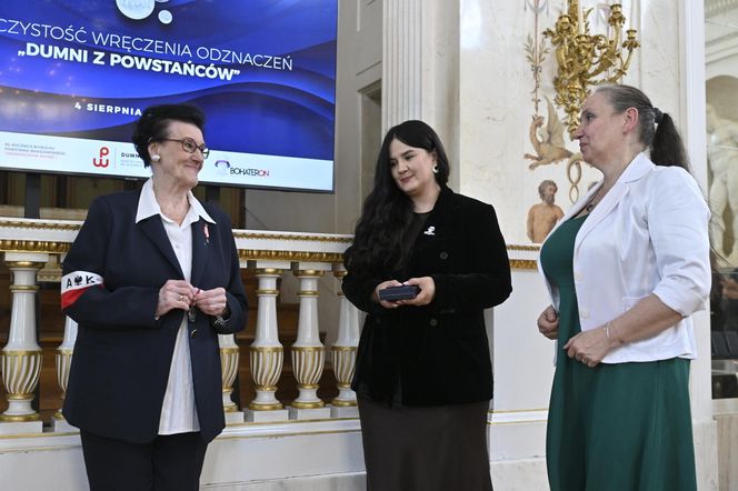 Dziennikarka "Super Expressu" Izabela Kraj odznaczona medalem "Dumni z Powstańców"