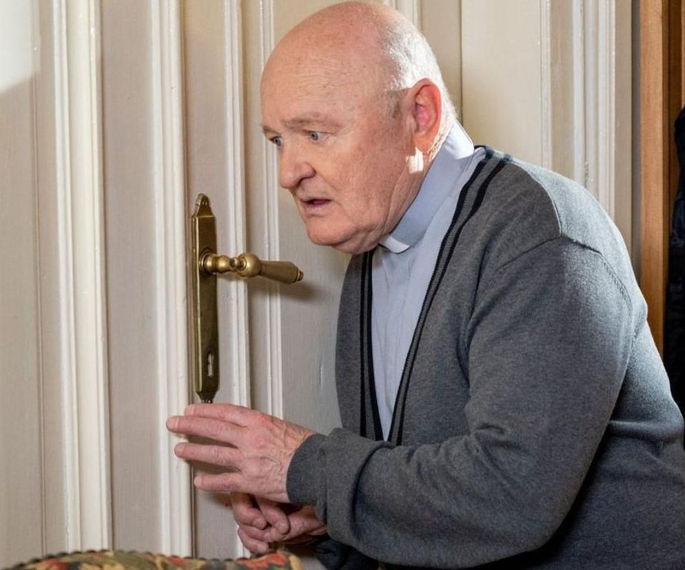 M jak miłość, odcinek 1801: Wielka tajemnica księdza z Grabiny wyjdzie na jaw na jego pogrzebie! Przez lata nikt tego nie wiedział o proboszczu - ZDJĘCIA