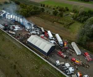 Wielki pożar w Kamieńszczyźnie! Ciężarówki i naczepy stanęły w ogniu