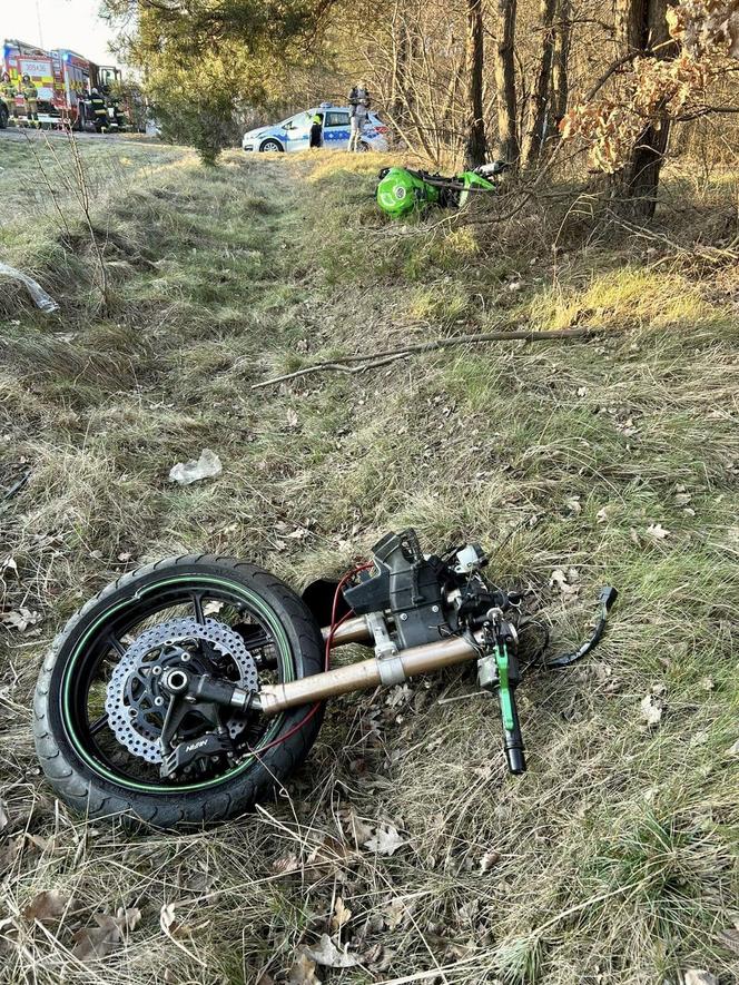 Doszło do wypadku z udziałem motocyklisty. Niestety, dzień później zmarł w szpitalu