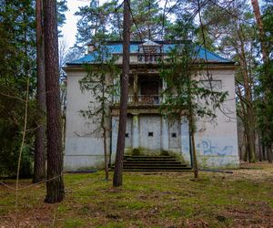 Konstancin-Jeziorna: te opuszczone wille popadają w ruinę