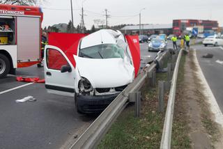 Tragiczny wypadek na S7: TIR zmiótł osobówkę z drogi