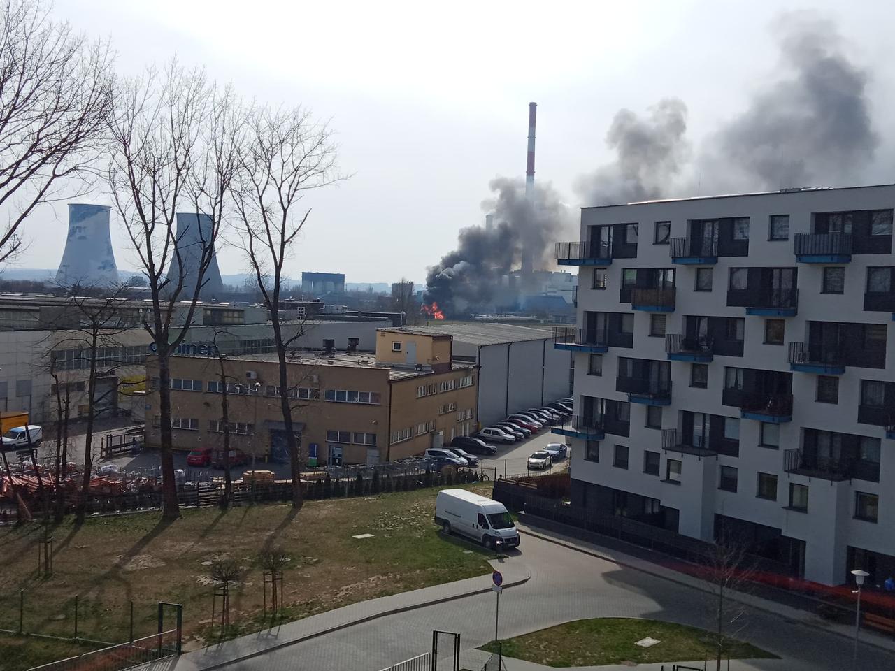 Kraków: pożar niedaleko elektrowni w Łęgu. Trwa akcja straży pożarnej!