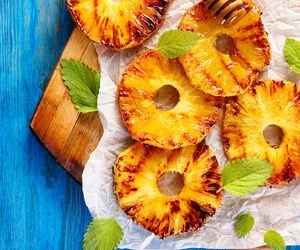 Ananas z grilla - przepis na słodko-kwaśną przekąskę