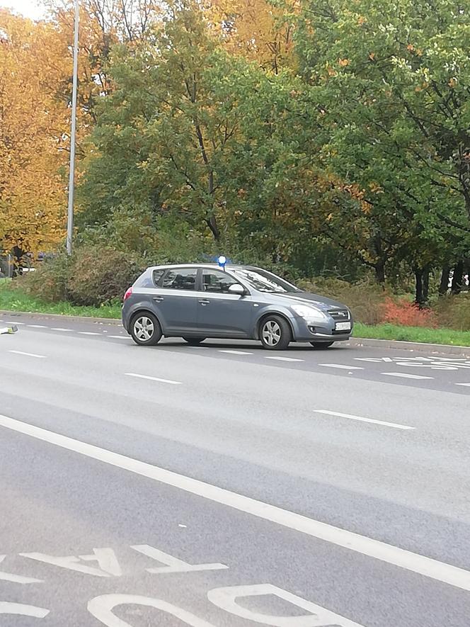 Poważny wypadek na Rondzie Skrzetuskim w Bydgoszczy. Samochód zderzył się z motoambulansem!