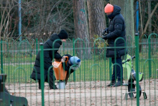 Całuśny mąż Kaczyńskiej nie dał jej wytchnienia pod jemiołą 