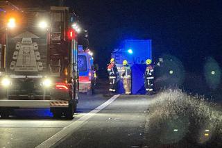 Szedł poboczem, zmiotła go ciężarówka. Na ratunek nie było szans, 47-latek zginął na miejscu