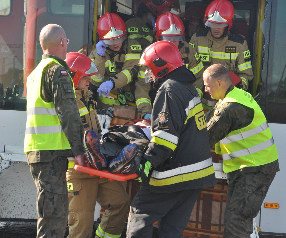 Zamachowiec, płonący autobus i dużo rannych. Służby w akcji!