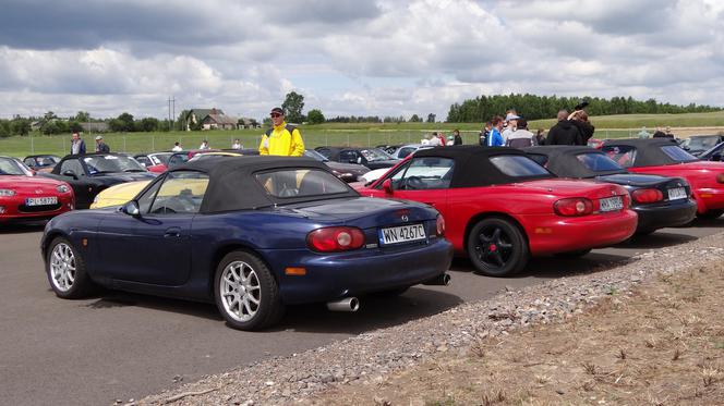 Mazda MX-5 - zlot 2014 fanów w Polsce na torze Jastrząb