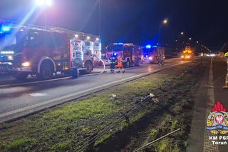 Ciężarówka przewrócił się na A1 w Nowym Dworze. Kierowca ranny, droga zablokowana!