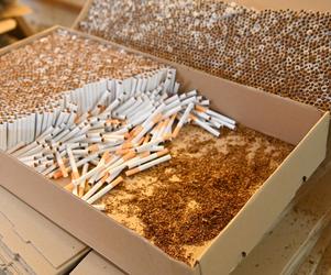 Dziennie mogli wyprodukować nawet 2 mln sztuk papierosów. Wytropili ich funkcjonariusze KAS i CBŚP