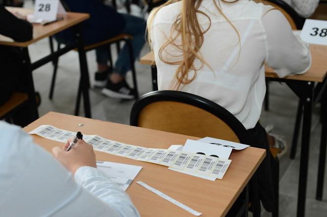 Egzamin ósmoklasisty 2020 - czego najbardziej na testach obawiają się uczniowie? 