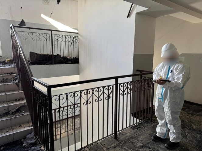 Tak wygląda w środku spalony blok w Ząbkach. Policja pokazała wszystko