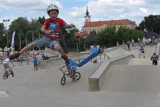 Dziś w Rzeszowie bezpłatne warsztaty jazdy na hulajnogach, rowerach i rowerach BMX