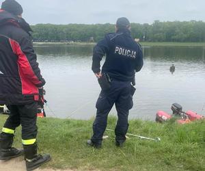 Człowiek wpadł do Odry? Akcja służb we Wrocławiu, na brzegu rzeki zostawiono kulę inwalidzką 