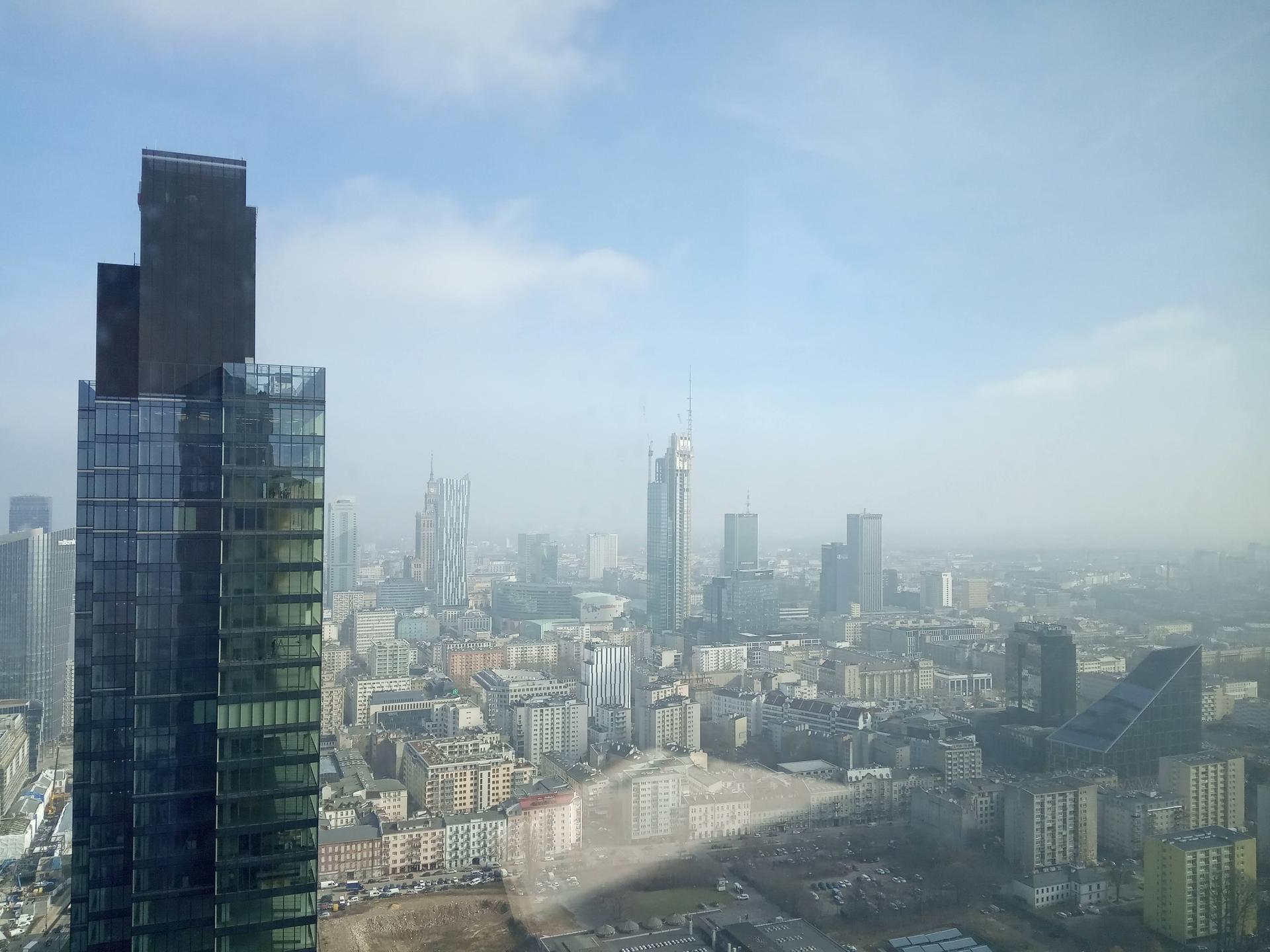 Skyliner w Warszawie: po wieżowcu oprowadza Michał Sadowski