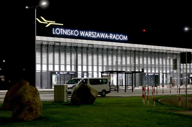 Lotnisko Warszawa-Radom. Pierwsi pasażerowie wylądowali