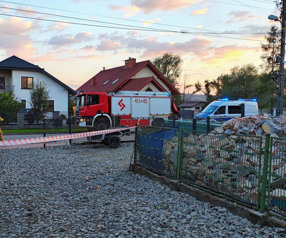 Wypadek na budowie w Jadownikach – nie żyje 26-letni pracownik