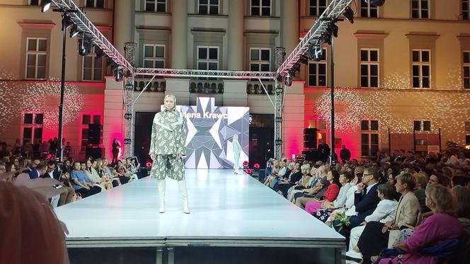 RADOM FASHION SHOW