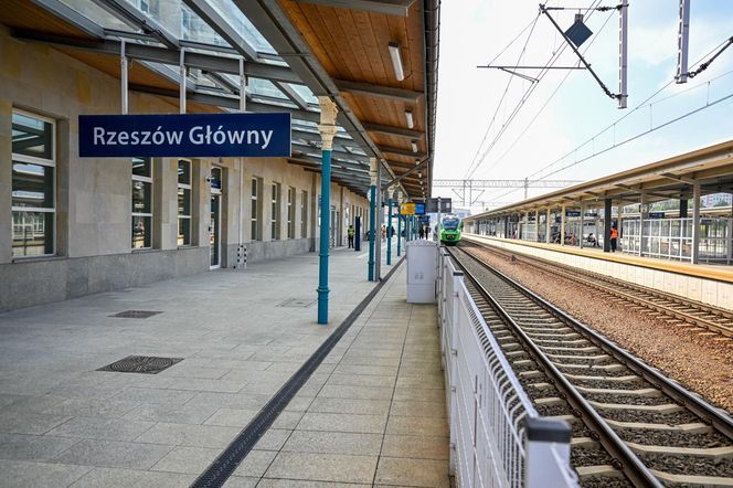 Dworzec Rzeszów Główny gotowy. W środku znalazło się miejsce na kulturę [ZDJĘCIA]