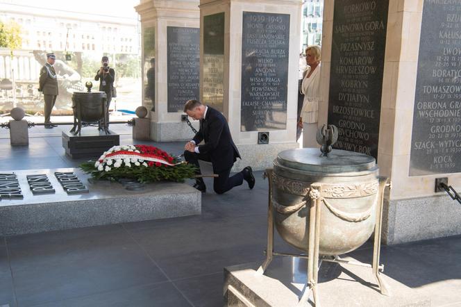 Obchody Święta Wojska Polskiego na pl. Piłsudskiego