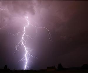 Ostrzeżenie meteorologiczne dla Bydgoszczy i okolic. Co robić w trakcie burzy? 