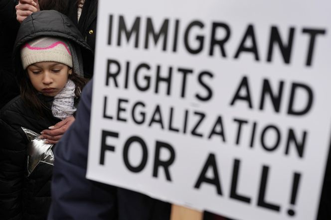 Trump nie żartował. Tysiące imigrantów wezwanych do natychmiastowego opuszczenia USA