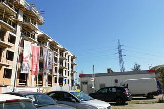 Blok przy stacji benzynowej na ul. Mogilskiej w Krakowie