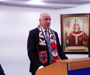 Siatkarze KPS-u z medalami na szyi, dziękowali kibicom za udany sezon