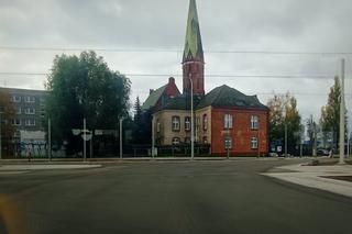 Przy Rondzie Portowców montowane są ekrany dźwiękochłonne