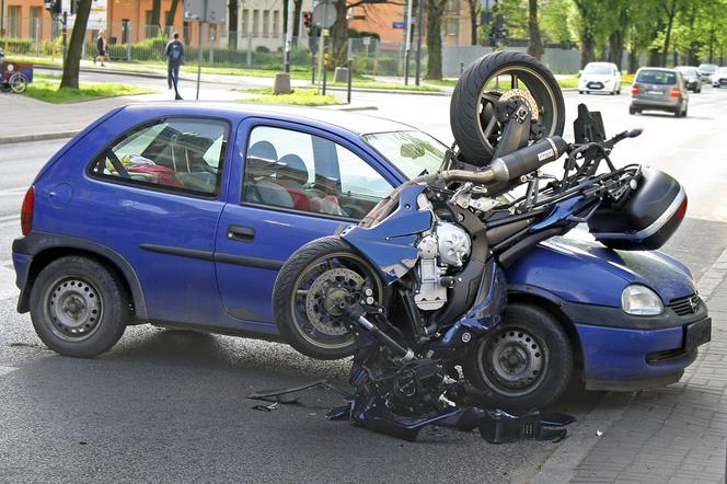 Policja apeluje do motocyklistów  o ostrożność i rozwagę na drodze