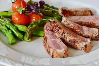 Czy w piątek 11 listopada można jeść mięso? Znamy decyzję metropolity lubelskiego