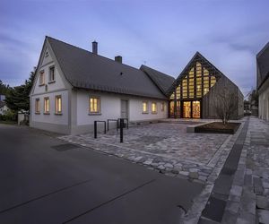 Architekci ze Schlicht Lamprecht stworzyli w Gundelsheim bibliotekę, która stała się symbolem przemiany i kreatywnego myślenia o przestrzeni wiejskiej. To przykład, jak architektura może ożywić lokalną wspólnotę