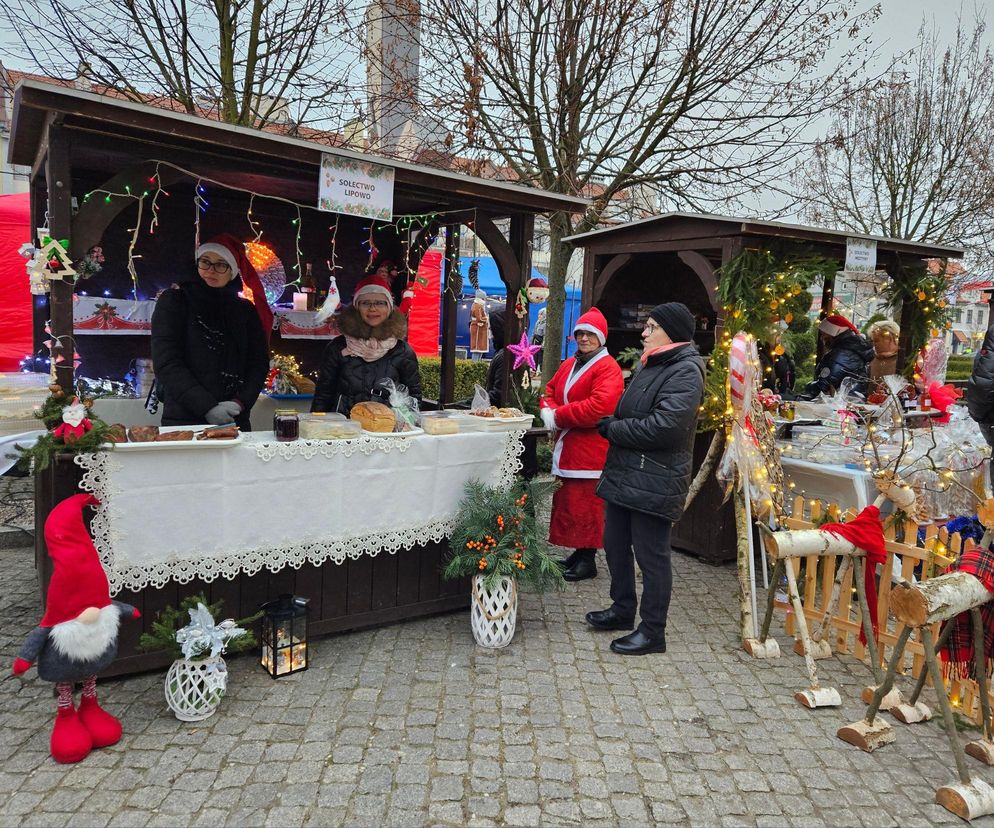 Jarmark Świąteczny w Biskupcu. Na scenie wystąpiła Arka Noego