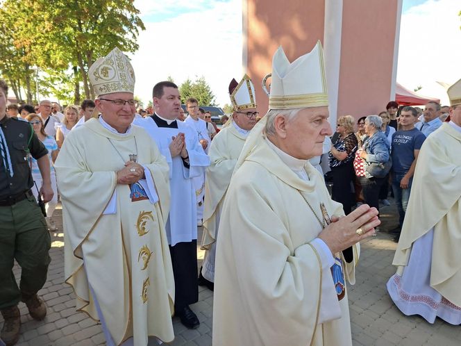 Wiernych powitał bp Krzysztof Zadarko, administrator diecezji koszalińsko-kołobrzeskiej
