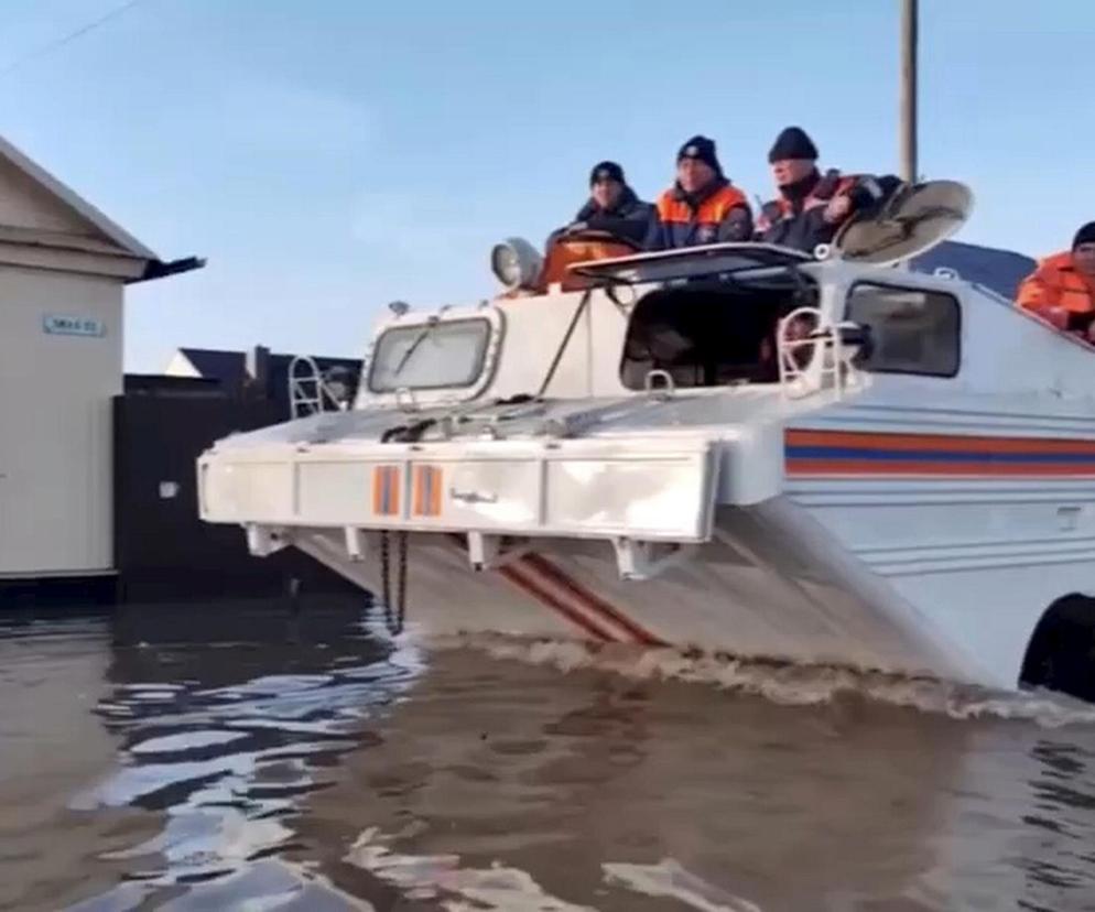 Rosyjskie miasto znika pod wodą. Pękła tama na Uralu