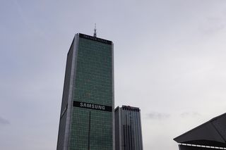 Napis Presidential pojawiła się na dawnym hotelu Marriott w Warszawie 