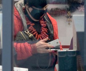  Joanna Senyszyn w czerwonych koralach  