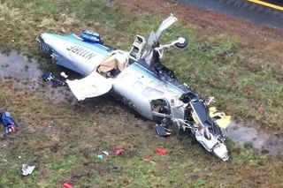 Samolot rozbił się na autostradzie! Ofiary i ranni 