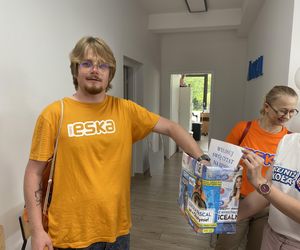 Wakacyjny patrol Eska Summer City w olsztyńskim oddziale Szkoły Policealnej Pascal