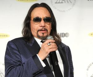 Ace Frehley grozi Paulowi Stanleyowi i Gene Simmonsowi