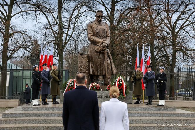 Złożenia wieńców przed pomnikami Ojców Niepodległości: Wincentego Witosa, Ignacego Jana Paderewskiego, Ignacego Daszyńskiego, Romana Dmowskiego, Wojciecha Korfantego i Marszałka Józefa Piłsudskiego.