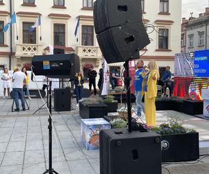 Dziennikarze z Ukrainy zbierali w Rzeszowie na samochód dla kolegów na froncie 